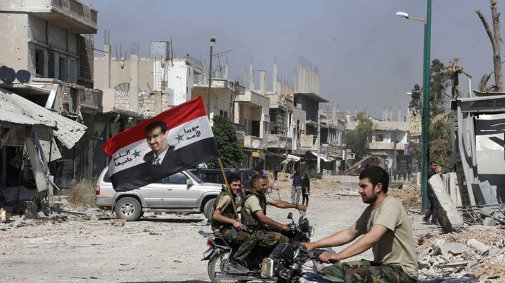 Frappes de l'aviation syrienne pour contrer une offensive rebelle - ảnh 1